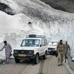 Highway connecting Ladakh with Kashmir remains shut