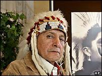 Alfred Red Cloud: Name Crazy Horse &quot;is sacred&quot; - _40192474_siouxredcloudap203copy