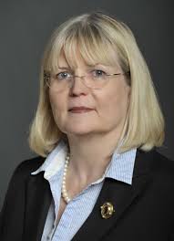 Die Fragen stellte Elisabeth Gregull. Staatssekretärin Hella Dunger-Löper