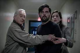A Bestselling Book Is Now a Star-Studded Netflix Movie. To Be Blunt: It’s Bad.