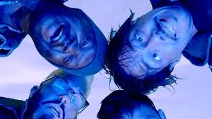 Résultat de recherche d'images pour "dirk gently détective holistique"