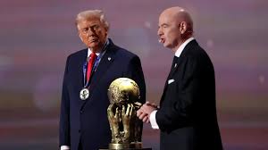 Infantino es señalado por premio de la FIFA para Trump • Internacional
