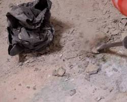 worker demolition hammer concrete renovation، من إنشاء الذكاء الاصطناعي
