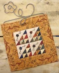 Résultat de recherche d'images pour "embroidery blocks in miniature quilts"
