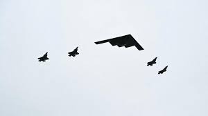 B-2 stealth bomber conducts flyover as Trump, Putin arrive at Alaska base