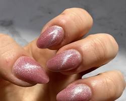 Hình ảnh về Velvet pink nails