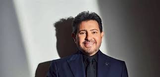 وفاة المطرب المصري هاني شاكر عن 74 عاماً