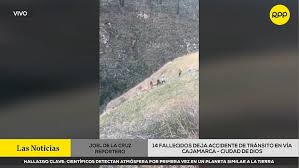 Combi llena de pasajeros cayó a un abismo en Cajamarca: al menos 14 personas perdieron la vida [VIDEO]
