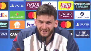 Kvaratskhelia ricorda Napoli e sorride: "In ogni casa c'era la stessa cosa!"