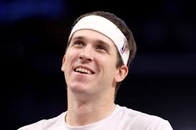 What happened to Austin Reaves? Live injury updates for Rockets vs. Lakers on Thursday 12/25/25