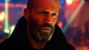Jason Statham revela "coração e alma" em novo thriller de ação Shelter