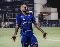 Escandalo de futbol Keny Arroyo dio un recital en el Brasileirao y puso a bailar a todo Cruzeiro