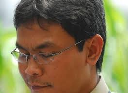 ID, JAKARTA -- Komisi Pemberantasan Korupsi (KPK) meminta kuasa hukum Mindo Rosalina Manulang, Ahmad Rivai, untuk tidak banyak bicara di depan publik ... - johan-budi-_110704155950-111