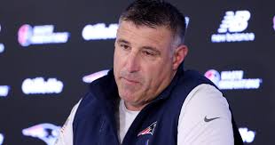 Mike Vrabel issues statement on photos with reporter Dianna Russini: "I've had some difficult conversations with people that I care about"