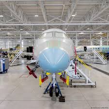 Trump threatens to block Bombardier planes from US market