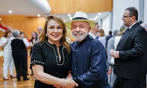 Metrópoles fala que Kátia considerou ir a governo no “sacrifício” para dar palanque a Lula no TO; PT agora articula apoio a Laurez