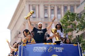 Former Warriors guard, NBA champion, announces immediate retirement at 33
