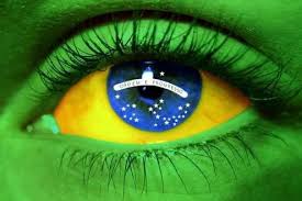 Resultado de imagem para Bandeira do Brasil a tremular imponente fotos