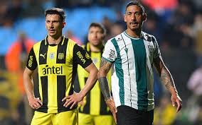 Peñarol Lidera el Clausura tras Golear a Racing: ¡Mirá las Tablas! - Imagen principal del artículo