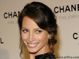Christy Turlington Grey Anatomy. Is this Katherine Heigl the Actor? Share your thoughts on this image? - christy-turlington-grey-anatomy-1457146918