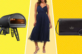 Weekend Sales: Amazon, Spanx, Lululemon & More