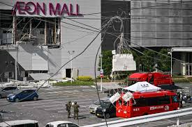 Japanese mall is rebuilt to withstand earthquakes. Then it collapses again