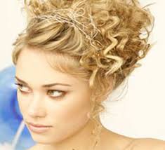 model rambut pesta pernikahan
