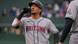 Vargas extends season-opening hitting streak to 24 with first-inning single