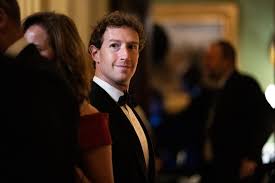Zuckerberg estudia irse de California si prospera un impuesto a los ricos