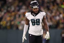 Eagles signing defensive tackle Jalen Carter to 4-year, $152 million extension