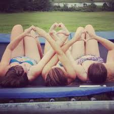 Résultat de recherche d'images pour "cute pictures of best friends"