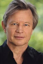 Michael York. Alan Dobie - Michael-York