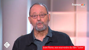 "Elle est venue à la maison avec ses enfants" : Jean Reno se confie sur sa relation avec Natalie Portman, sa partenaire dans Léon