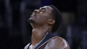 2 Players actively killing the Pistons