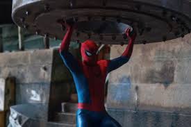 Novo "Homem-Aranha" bate quase 1 bilhão em bilheteria em 1º fim de semana