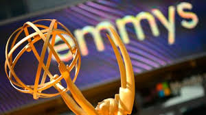 Emmys 2025: ¡Lo Mejor de la TV y la Moda en la Alfombra Roja! - Imagen principal del artículo