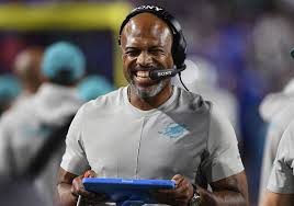 Steelers bringing in Dolphins DC Anthony Weaver for another interview