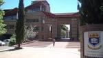 urges 'missing middle' students apply