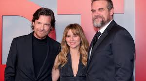 Why Jason Bateman, Linda Cardellini, and David Harbour Are ‘DTF’