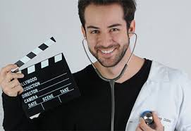 Ator interpreta o Dr. Marco Navarro em Segredos Médicos, do Multishow - 200012_36