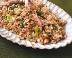 サバ缶味噌煮と卵のチャーハンの画像