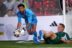¿Vozinha se va a otro equipo? Colo Colo en la lucha por el arco albo