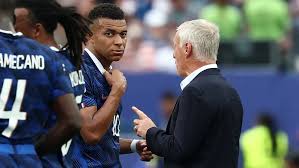 🚨 Kylian Mbappe criticised Didier Deschamps after France's ...