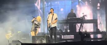 Hayley Williams Joins Deftones Onstage & Shares Skincare Secret