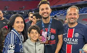 Pais de Gonçalo Ramos: "Vamos meter a roupa na mala até à final"
