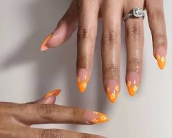 Hình ảnh về Orange Floral nail design
