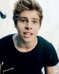 Hasil gambar untuk luke hemmings