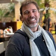 Marcelo Faria fala de trabalho em peça de comédia, de filme com Giovanna Antonelli e de novo casamento aos 54 anos