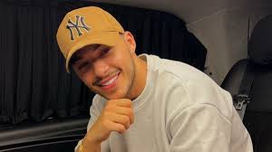 السيلاوي ينشر فيديو جديد.. "أشكر والدي على تبرؤه مني"