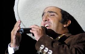 Nace Isabella, hija de Vicente Fernández Jr. y nieta de Chente